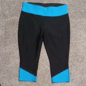 Women's Black and Blue 3/4 Length Athletic Shorts/leggings